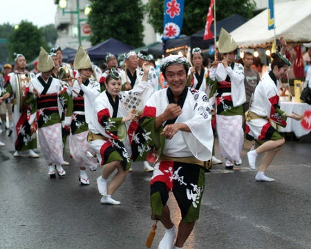 Điệu múa OBon đặc trưng của lễ hội Vu Lan ở Nhật Bản